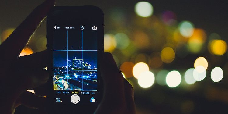 Si usas mucho el móvil debes utilizar lentes específicas